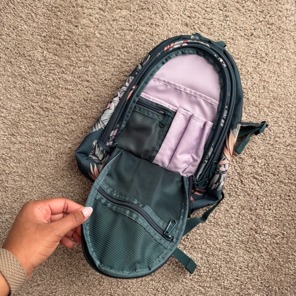 Dakine Cosmo Backpack - Picture 5 of 6